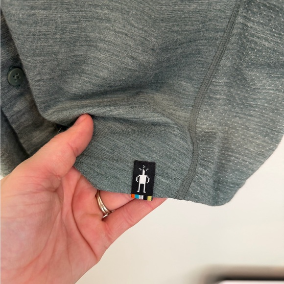 Smartwool button down - Picture 5 of 8